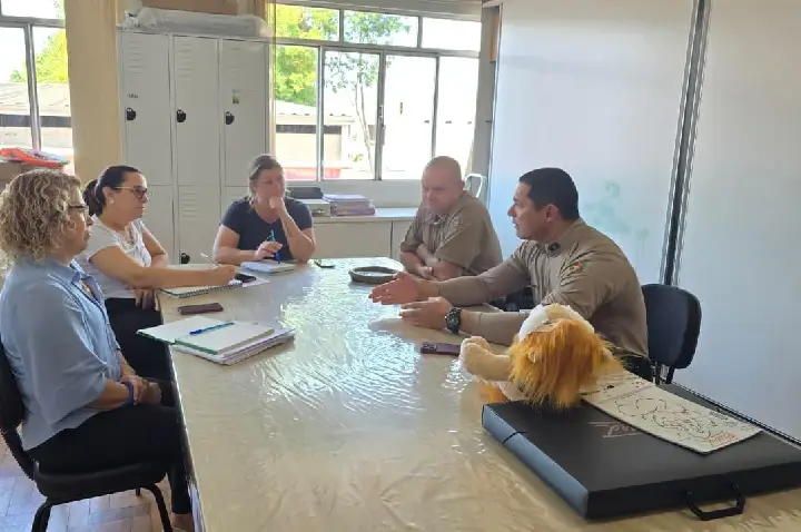 Educação e Polícia Militar unem forças para levar o PROERD aos alunos de São Domingos.