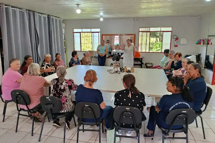 Idosos do Serviço de Convivência participam de tarde especial com atividades e integração