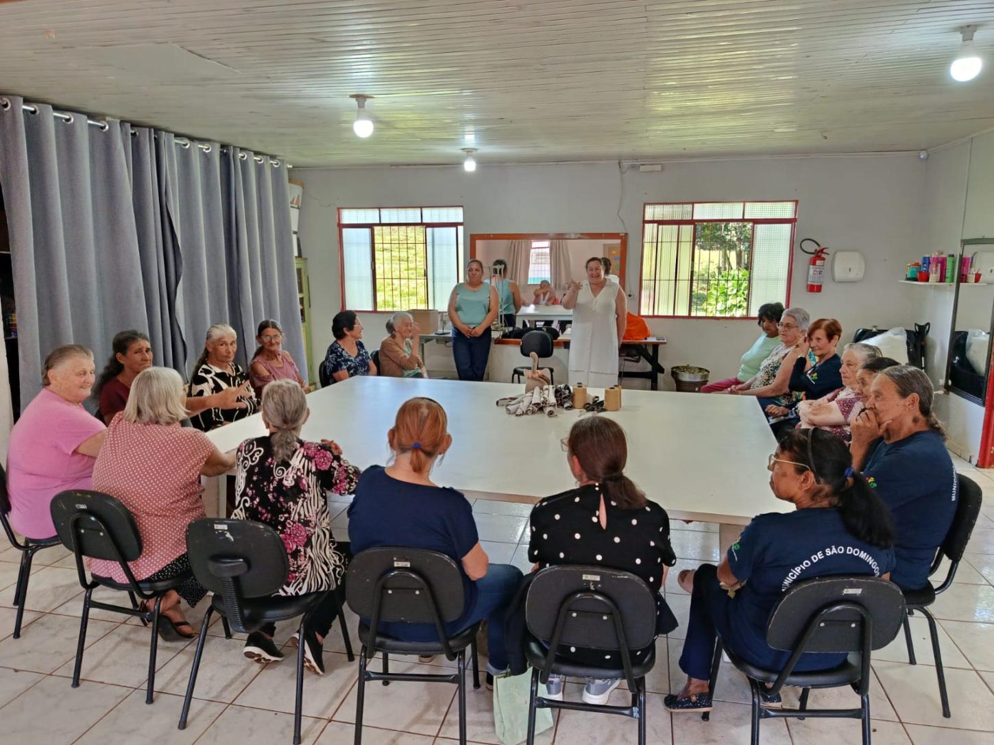 Idosos do Serviço de Convivência participam de tarde especial com atividades e integração