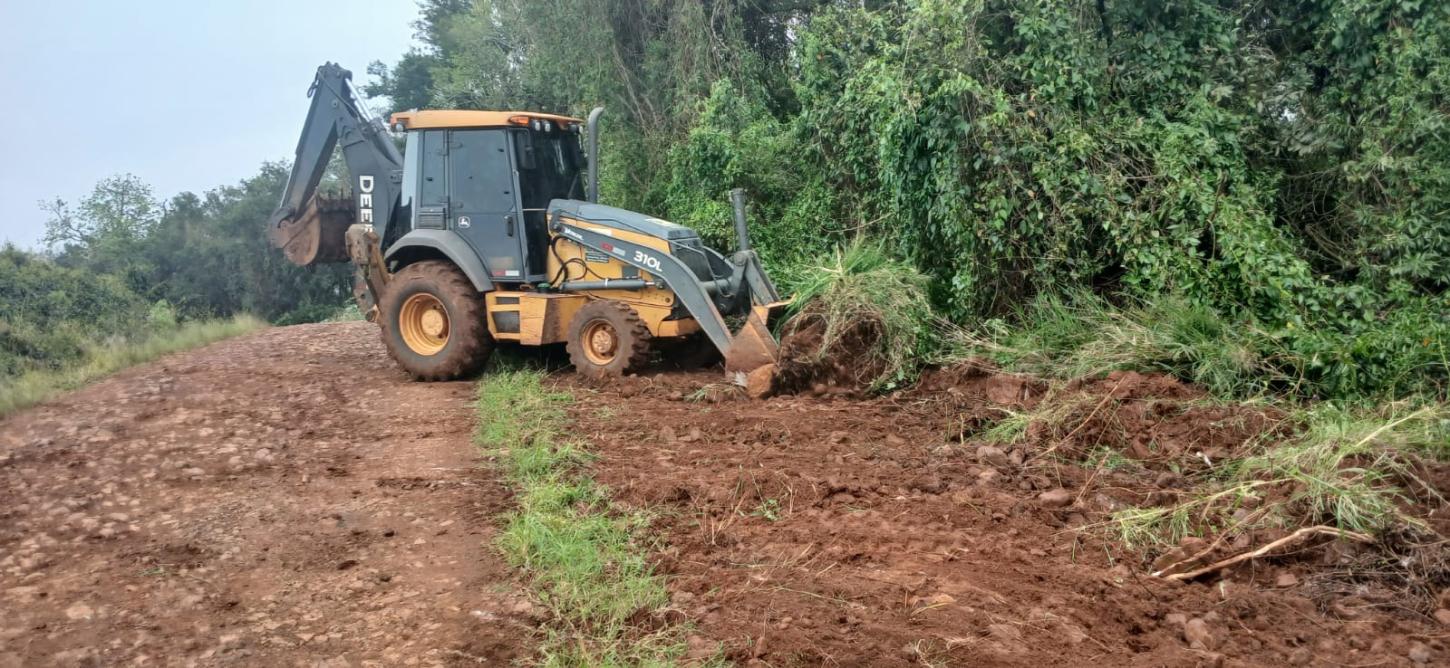 Secretaria de Infraestrutura segue com melhorias nas estradas do interior