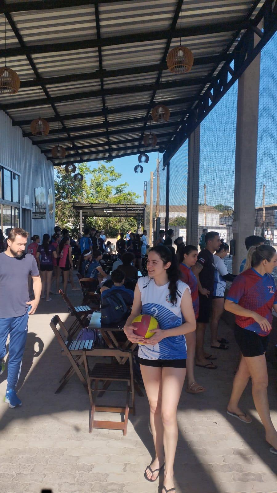 São Domingos recebe Jogos da AMAI com grande público e conquista vice-campeonato no vôlei feminino